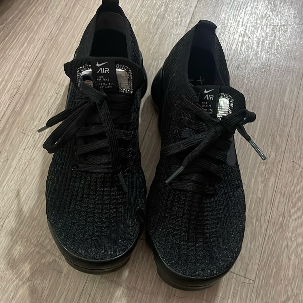 Nike vm-fk 3 size 8 never worn